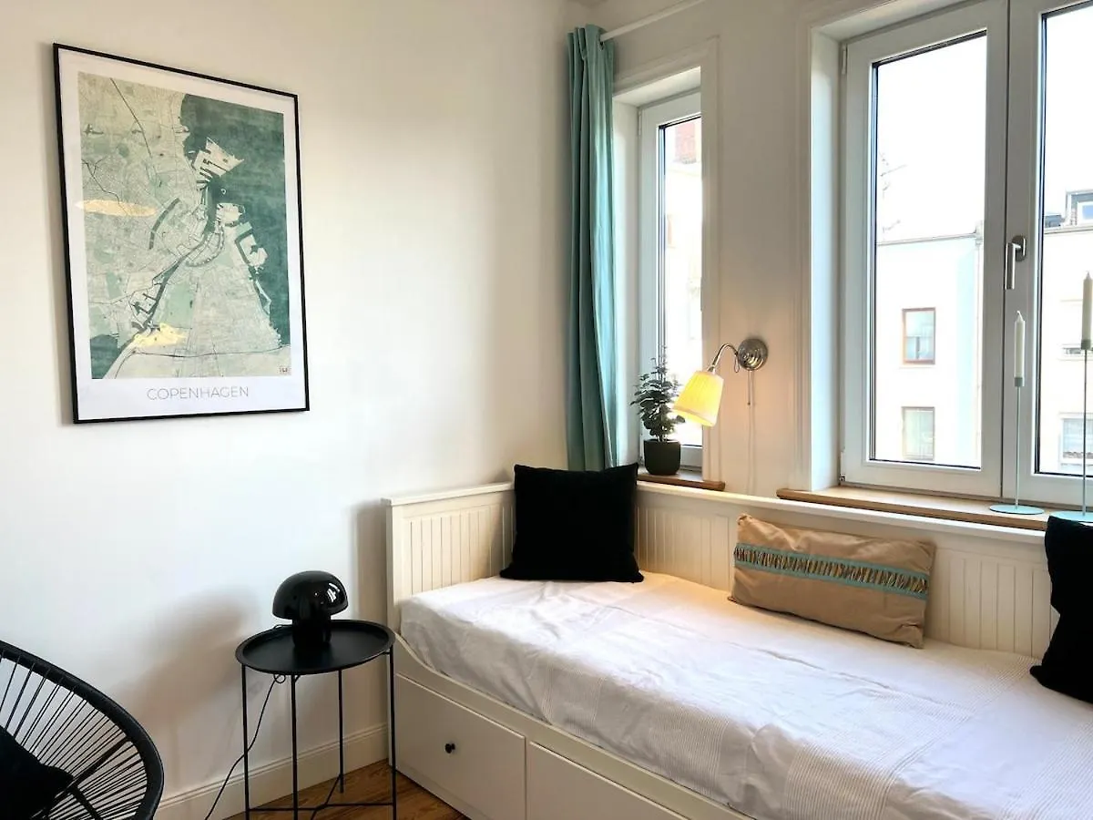 Boutique Apartment Im Charmanten Altbau Λίμπεκ