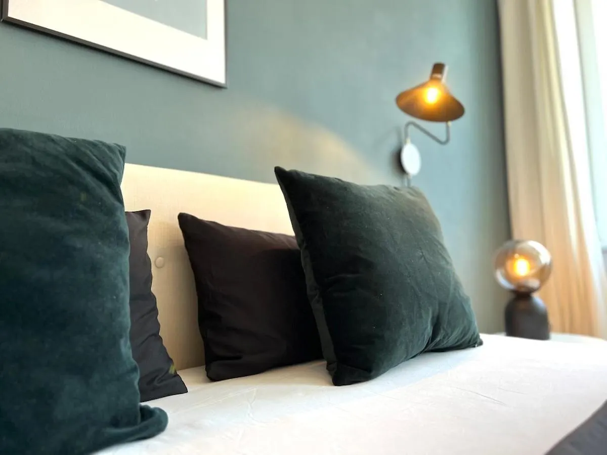 Boutique Apartment Im Charmanten Altbau Lubeck
