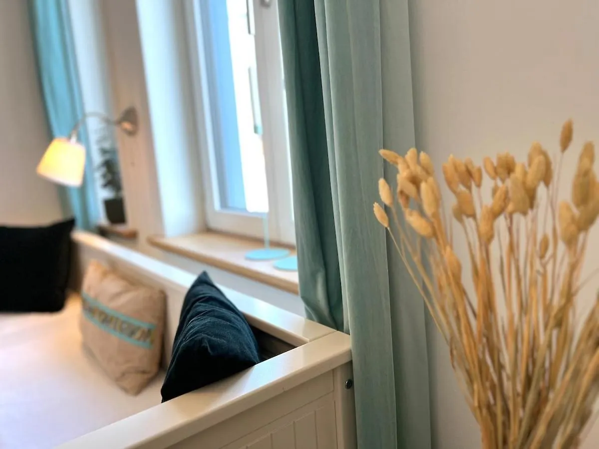 Boutique Apartment Im Charmanten Altbau Lubeck