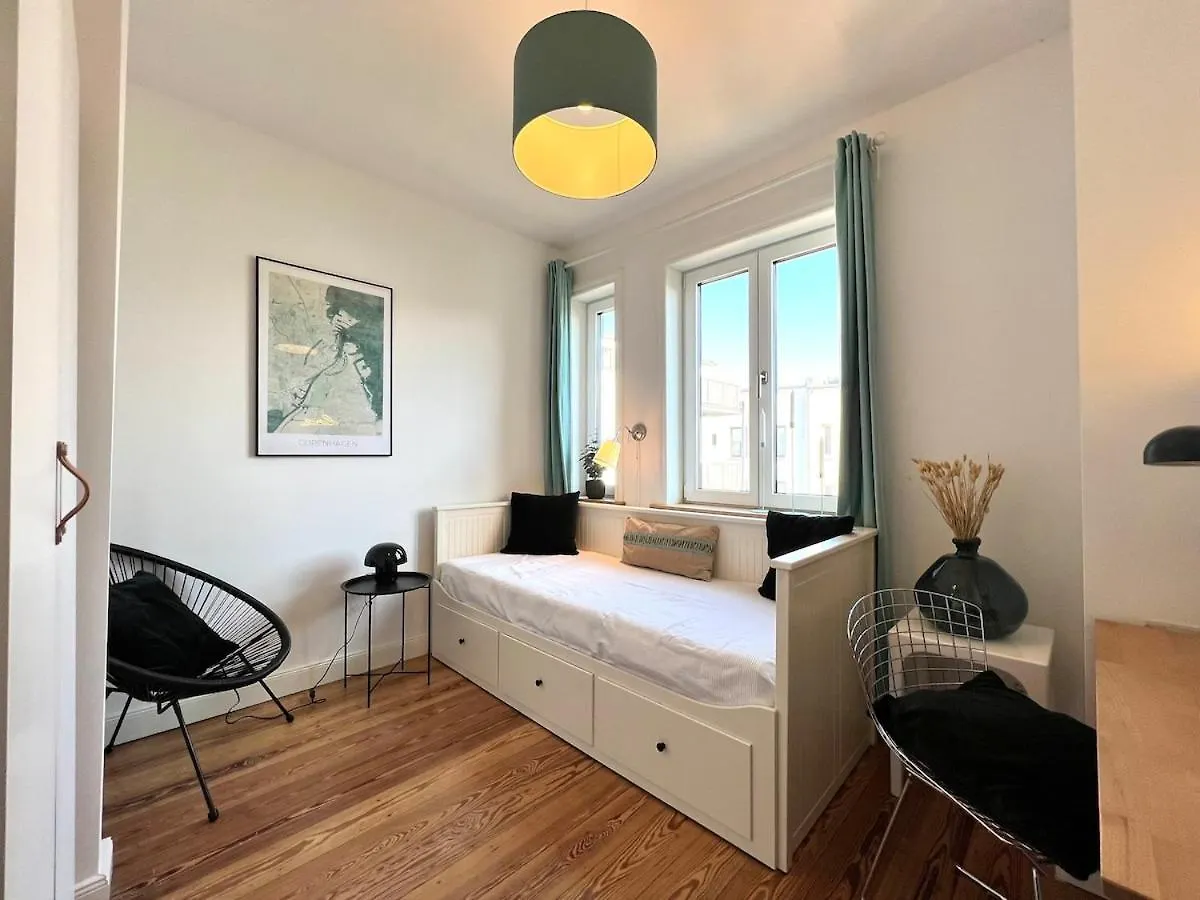 Boutique Apartment Im Charmanten Altbau Lubeck