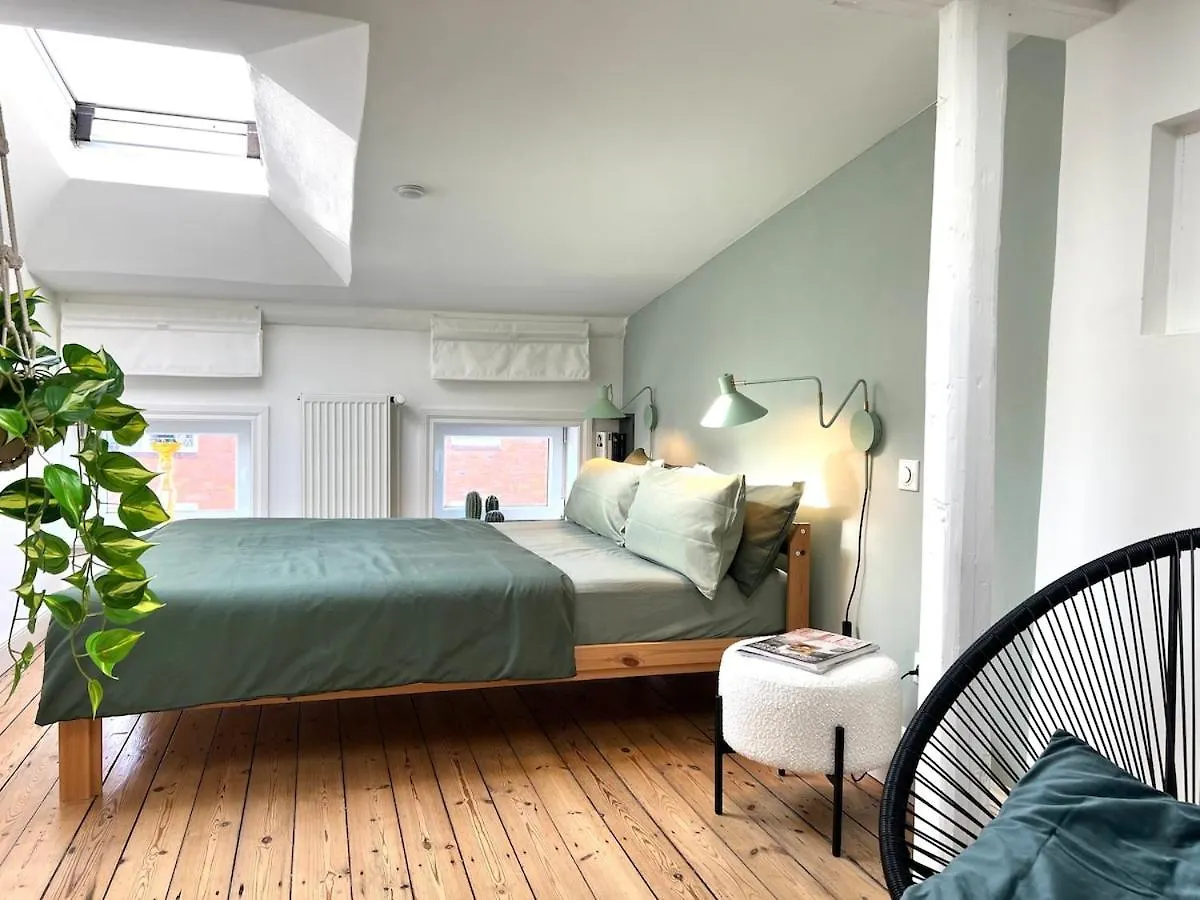 Boutique Apartment Im Charmanten Altbau Lubeck